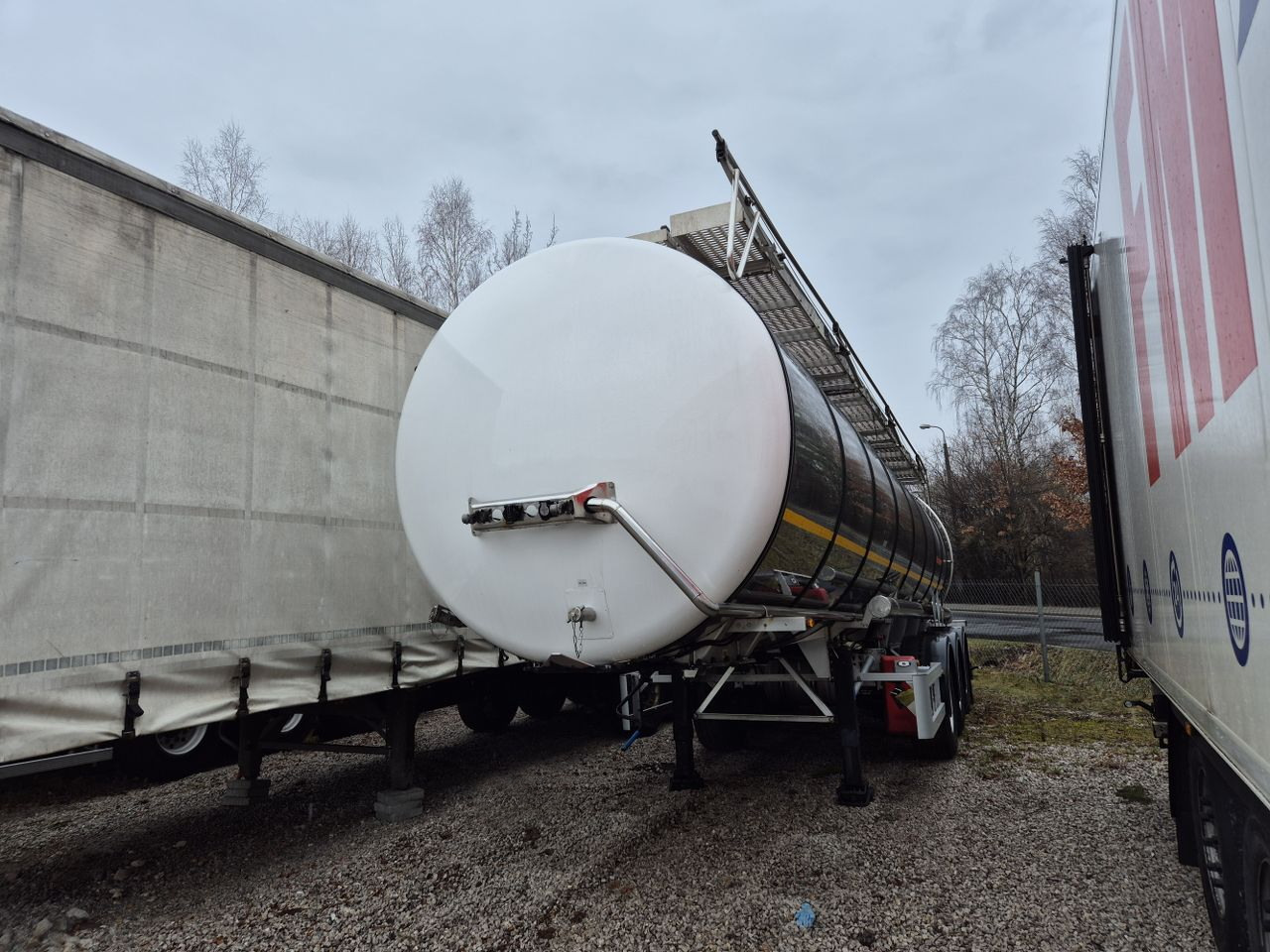KÄSSBOHRER cistern for chemicals / ADR - Tank semi-trailer: picture 2 KÄSSBOHRER cistern for chemicals / ADR - Tank semi-trailer: picture 2
