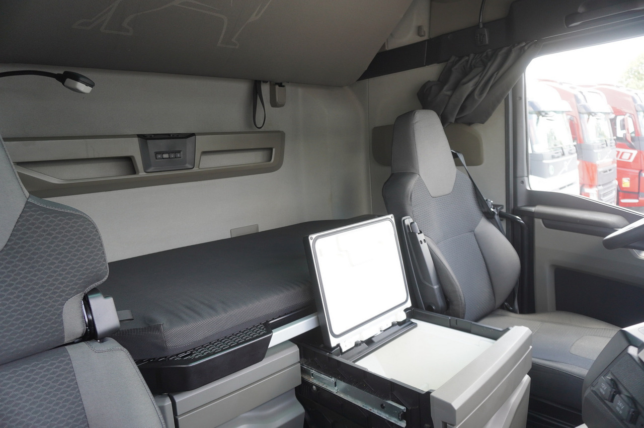 Lease a MAN TGX 18.470 / 2022 / Curtainsider 19 EPAL / Retarder / 15 units MAN TGX 18.470 / 2022 / Curtainsider 19 EPAL / Retarder / 15 units: picture 28