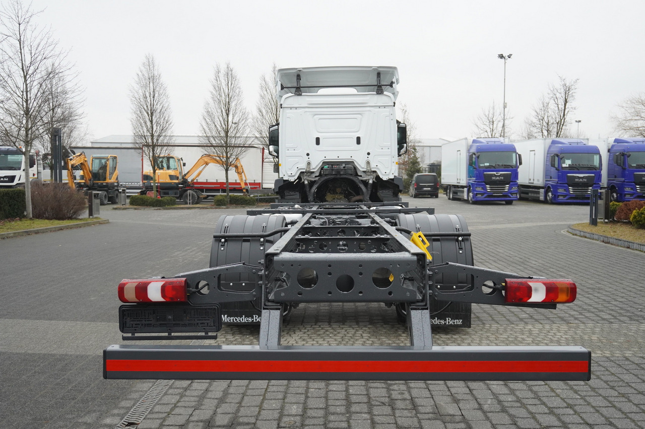 MERCEDES-BENZ Actros 1824 / 9.1 m chassis / sleeping cabin - Cab chassis truck: picture 5 MERCEDES-BENZ Actros 1824 / 9.1 m chassis / sleeping cabin - Cab chassis truck: picture 5