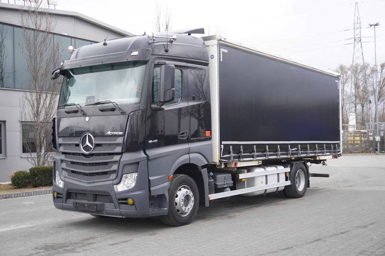 MERCEDES-BENZ Actros 1840 E6 4×2 / Lounge chair / Krone curtainsider superstructure - Curtainsider truck: picture 2 MERCEDES-BENZ Actros 1840 E6 4×2 / Lounge chair / Krone curtainsider superstructure - Curtainsider truck: picture 2