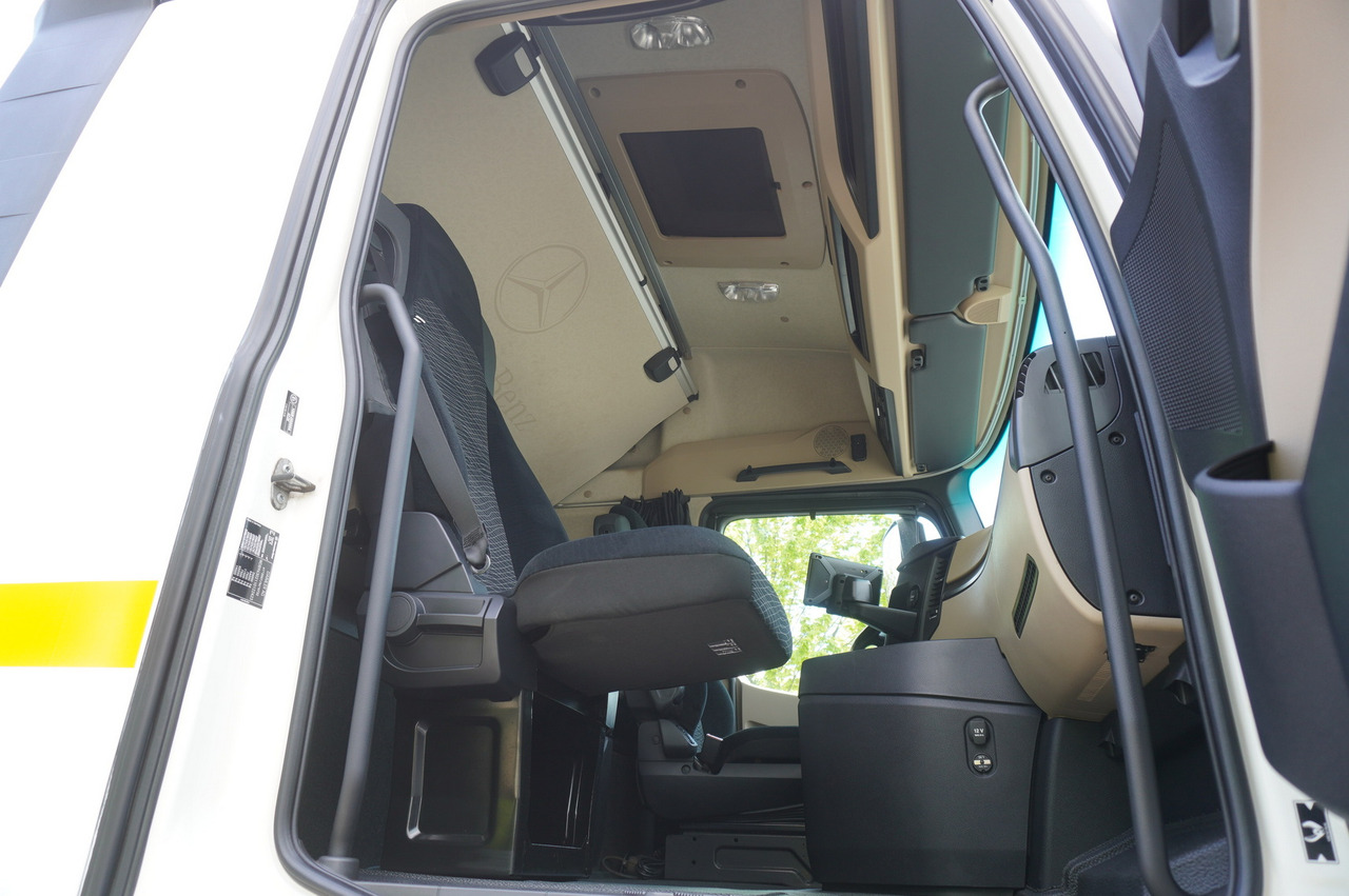 Lease a MERCEDES-BENZ Actros 2542 / NEW tow truck / steered 3rd axle MERCEDES-BENZ Actros 2542 / NEW tow truck / steered 3rd axle: picture 30 Lease a MERCEDES-BENZ Actros 2542 / NEW tow truck / steered 3rd axle MERCEDES-BENZ Actros 2542 / NEW tow truck / steered 3rd axle: picture 30