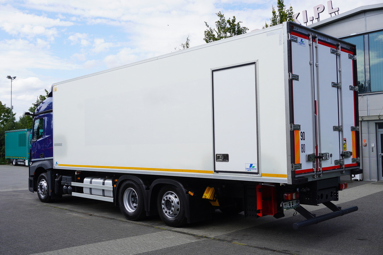 MERCEDES-BENZ Actros 2546 / Lecapitaine refrigerator 20 EPAL / Multitemperature / Carrier Supra 1150 MT - Refrigerator truck: picture 3 MERCEDES-BENZ Actros 2546 / Lecapitaine refrigerator 20 EPAL / Multitemperature / Carrier Supra 1150 MT - Refrigerator truck: picture 3