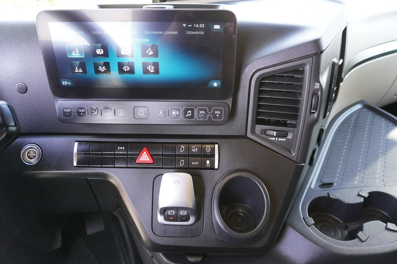 Lease a MERCEDES-BENZ Actros 2548 E6 / GIGA / Cab Lounge chair / Lamberet Refrigerator / Carrier Supra 950 MERCEDES-BENZ Actros 2548 E6 / GIGA / Cab Lounge chair / Lamberet Refrigerator / Carrier Supra 950: picture 25 Lease a MERCEDES-BENZ Actros 2548 E6 / GIGA / Cab Lounge chair / Lamberet Refrigerator / Carrier Supra 950 MERCEDES-BENZ Actros 2548 E6 / GIGA / Cab Lounge chair / Lamberet Refrigerator / Carrier Supra 950: picture 25