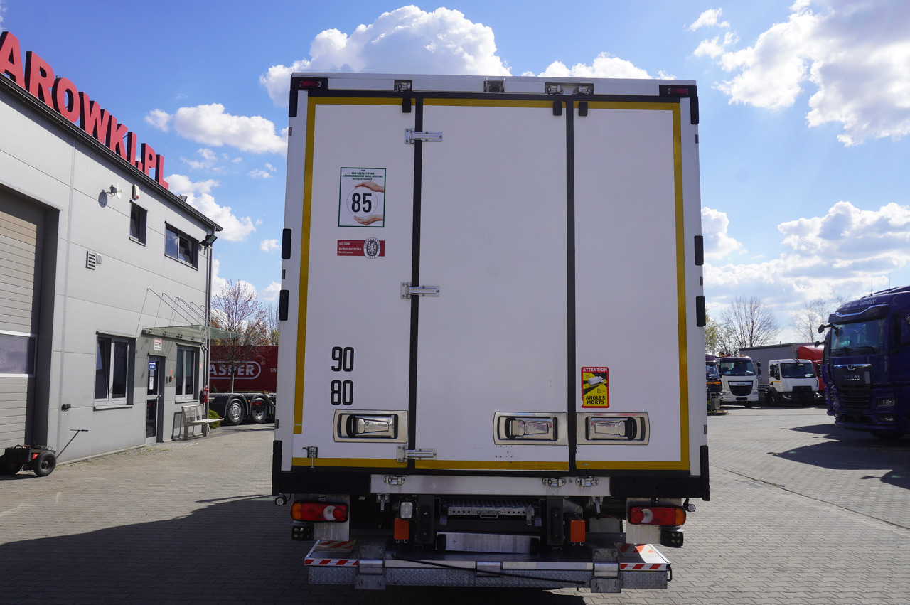 RENAULT D12 / Lamberet refrigerated truck / Dhollandia tail lift 1500 kg / 130 thousand km !! - Refrigerator truck: picture 4 RENAULT D12 / Lamberet refrigerated truck / Dhollandia tail lift 1500 kg / 130 thousand km !! - Refrigerator truck: picture 4