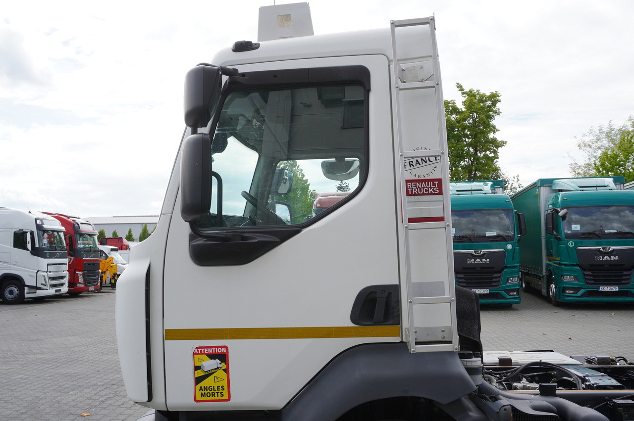 Lease a RENAULT D16 / Chassis 7.1 m / Differential lock RENAULT D16 / Chassis 7.1 m / Differential lock: picture 13 Lease a RENAULT D16 / Chassis 7.1 m / Differential lock RENAULT D16 / Chassis 7.1 m / Differential lock: picture 13