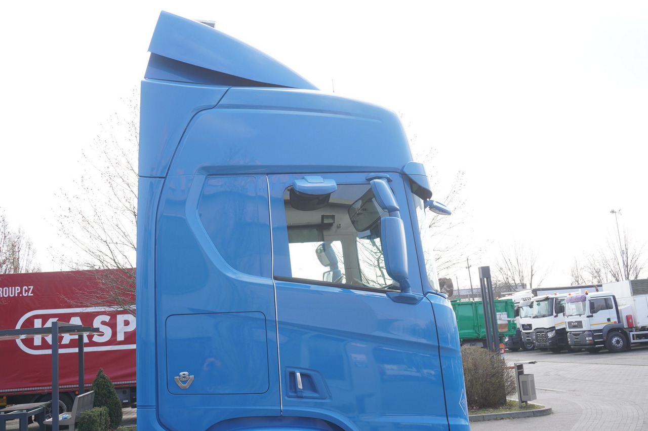 Cab chassis truck SCANIA R650 V8 / 650 HP/ frame 8.8 m / steered 4th axle: picture 10