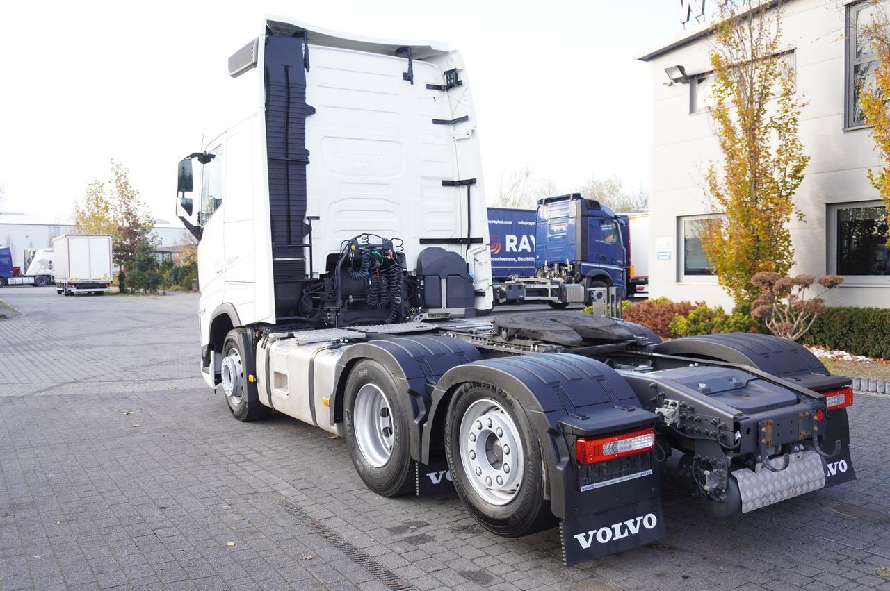 VOLVO FH 500 6x2 Globetrotter XL tractor unit / 2023 / 114 thousand km - Tractor unit: picture 3 VOLVO FH 500 6x2 Globetrotter XL tractor unit / 2023 / 114 thousand km - Tractor unit: picture 3