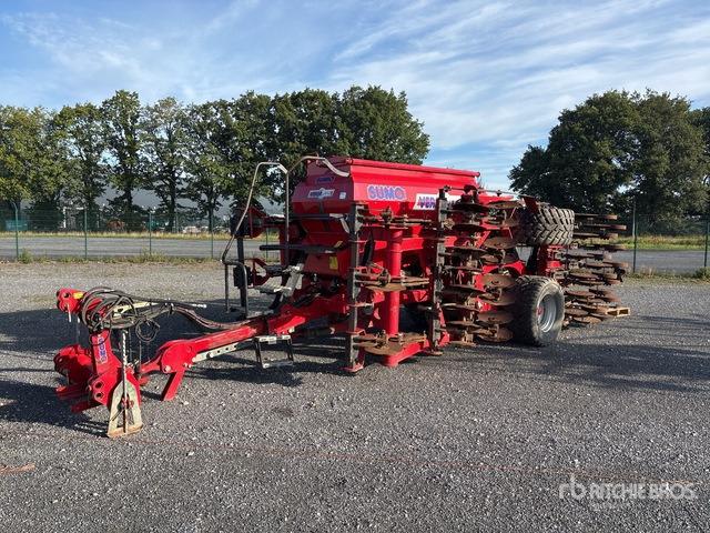 2012 Sumo 3-Point Versaplus 4 Meter Seed Drill - Combine seed drill: picture 2 2012 Sumo 3-Point Versaplus 4 Meter Seed Drill - Combine seed drill: picture 2