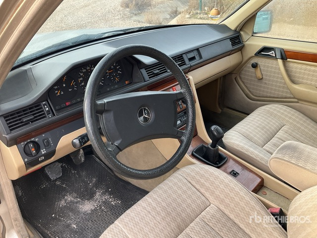 1990 Mercedes-Benz 300D Automobile - Car: picture 5 1990 Mercedes-Benz 300D Automobile - Car: picture 5