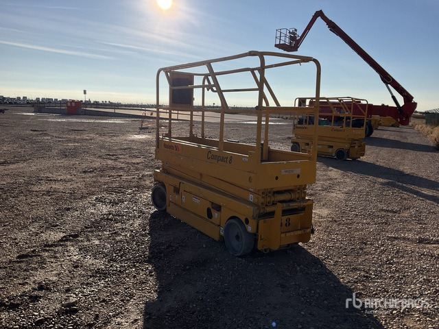 2007 Haulotte Compact 8 Electric Scissor Lift - Scissor lift: picture 2 2007 Haulotte Compact 8 Electric Scissor Lift - Scissor lift: picture 2