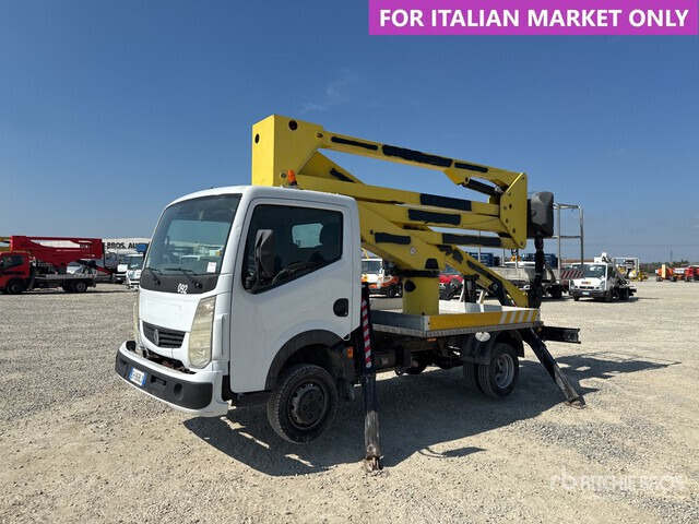 2011 Renault Maxity 2011 Socage DA320 20 m on Bucket Truck - Truck mounted aerial platform: picture 2 2011 Renault Maxity 2011 Socage DA320 20 m on Bucket Truck - Truck mounted aerial platform: picture 2