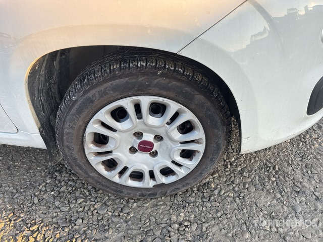 2013 Fiat Panda Automobile - Car: picture 4 2013 Fiat Panda Automobile - Car: picture 4