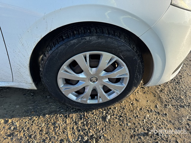 2017 Peugeot 208 BERLINA MIX BLUEHDI Automobile - Car: picture 4 2017 Peugeot 208 BERLINA MIX BLUEHDI Automobile - Car: picture 4