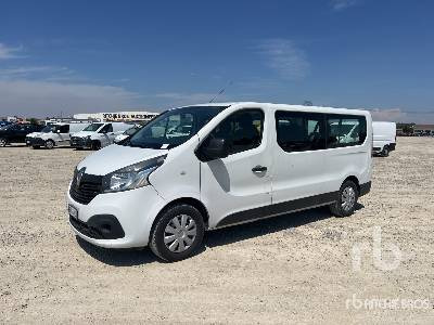 RENAULT TRAFIC 9 seats - Box truck: picture 1 RENAULT TRAFIC 9 seats - Box truck: picture 1