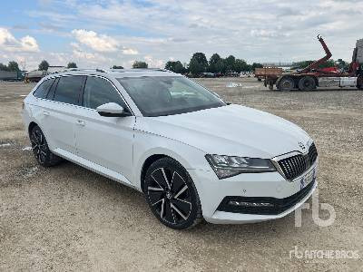 SKODA SUPERB WAGON 2.0 TDI EVO 150CV EXECUTIVE - Car: picture 4 SKODA SUPERB WAGON 2.0 TDI EVO 150CV EXECUTIVE - Car: picture 4