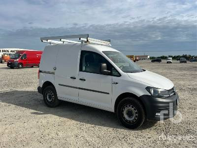 VOLKSWAGEN CADDY - Box truck: picture 4 VOLKSWAGEN CADDY - Box truck: picture 4