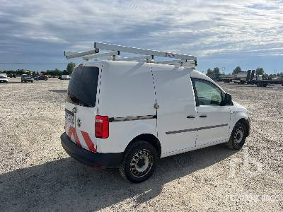 VOLKSWAGEN CADDY - Box truck: picture 3 VOLKSWAGEN CADDY - Box truck: picture 3