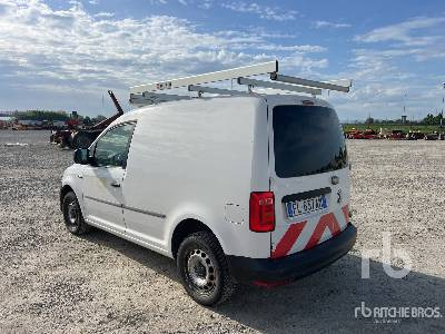 VOLKSWAGEN CADDY - Box truck: picture 2 VOLKSWAGEN CADDY - Box truck: picture 2