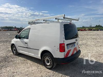 VOLKSWAGEN CADDY - Box truck: picture 2 VOLKSWAGEN CADDY - Box truck: picture 2