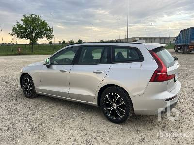 VOLVO V60 SW D3 GEARTRONIC BUSINESS 2.0 150CV - Car: picture 2 VOLVO V60 SW D3 GEARTRONIC BUSINESS 2.0 150CV - Car: picture 2