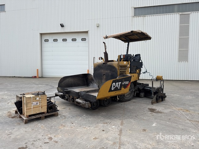 2012 Cat AP300 Wheel Finisseur Asphalt Paver - Asphalt paver: picture 2 2012 Cat AP300 Wheel Finisseur Asphalt Paver - Asphalt paver: picture 2