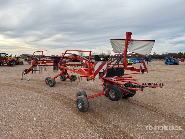 2012 Kuhn GA 7932 7.9 m Semi-Mount 2 Rotor Andaineur Hay Rake - Tedder/ Rake: picture 2 2012 Kuhn GA 7932 7.9 m Semi-Mount 2 Rotor Andaineur Hay Rake - Tedder/ Rake: picture 2
