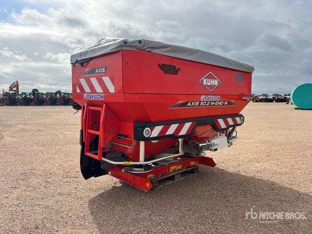 2018 Kuhn Axis 50.2 M-EMC-W 36 m 3-Point 5000 L Epandeur A ... Fertilizer Spreader - Fertilizer spreader: picture 3 2018 Kuhn Axis 50.2 M-EMC-W 36 m 3-Point 5000 L Epandeur A ... Fertilizer Spreader - Fertilizer spreader: picture 3