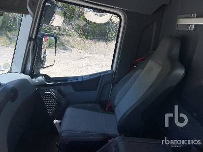 Tipper RENAULT C430 8x4 Camion Benne: picture 25