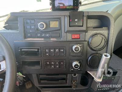 Tipper RENAULT C430 8x4 Camion Benne: picture 17