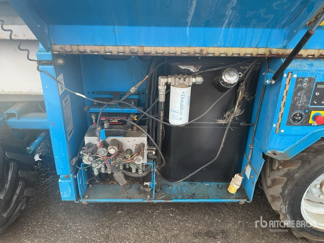 Scissor lift 2008 Genie GS3268 4x4 Diesel Scissor Lift: picture 6