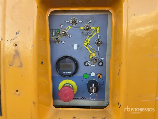 2012 Haulotte HA15IP 2WD Electric Articulating Boom Lift - Articulated boom: picture 5 2012 Haulotte HA15IP 2WD Electric Articulating Boom Lift - Articulated boom: picture 5