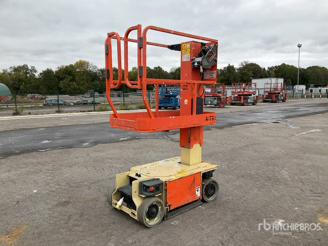 2015 JLG 1230ES Scissor Lift Vertical Mast Lift - Vertical mast lift: picture 1 2015 JLG 1230ES Scissor Lift Vertical Mast Lift - Vertical mast lift: picture 1