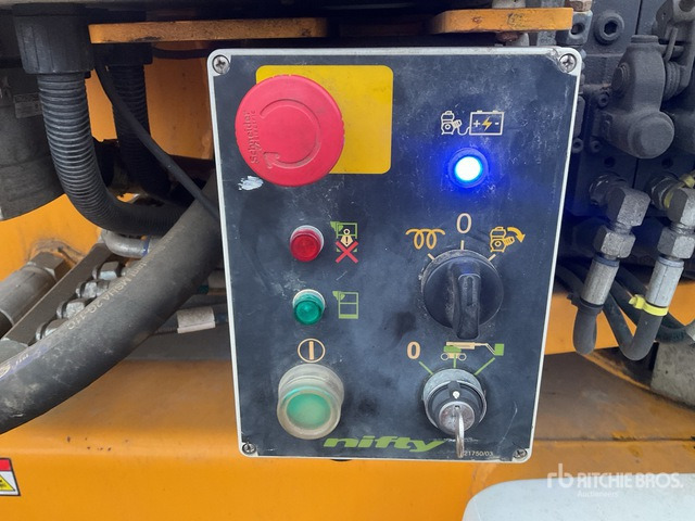 Articulated boom 2015 Nifty-Lift HR21-141 4WD Hybrid Articulating Boom Lift: picture 6