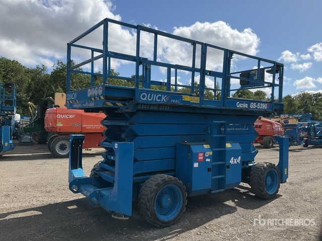 2016 Genie GS5390 4x4 Diesel Scissor Lift - Scissor lift: picture 3 2016 Genie GS5390 4x4 Diesel Scissor Lift - Scissor lift: picture 3