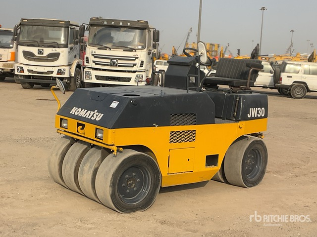 1996 Komatsu JW30-2 7 Wheel Pneumatic Roller - Pneumatic roller: picture 1 1996 Komatsu JW30-2 7 Wheel Pneumatic Roller - Pneumatic roller: picture 1