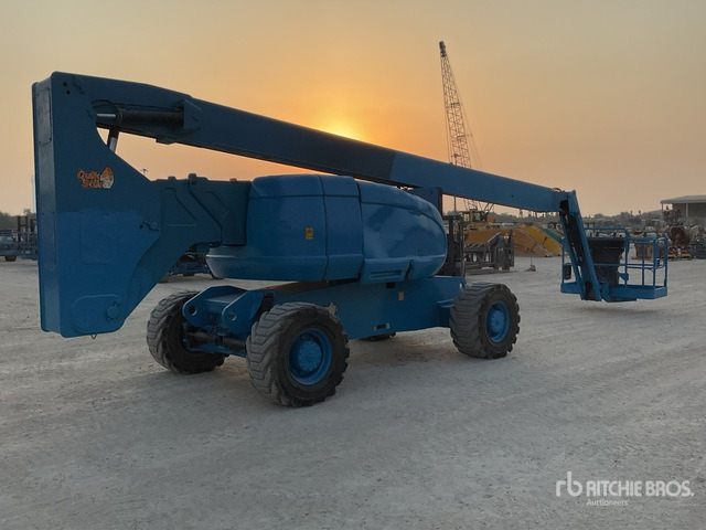 2005 JLG 800AJ 4WD Diesel Articulating Boom Lift - Articulated boom: picture 4 2005 JLG 800AJ 4WD Diesel Articulating Boom Lift - Articulated boom: picture 4