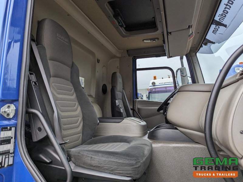 Refrigerator truck DAF FA CF65.220 4x2 Daycab Euro5 KoelVriesBak 7m + Laadklep 2000kg - FrigoBlock - Zijdeur: picture 7