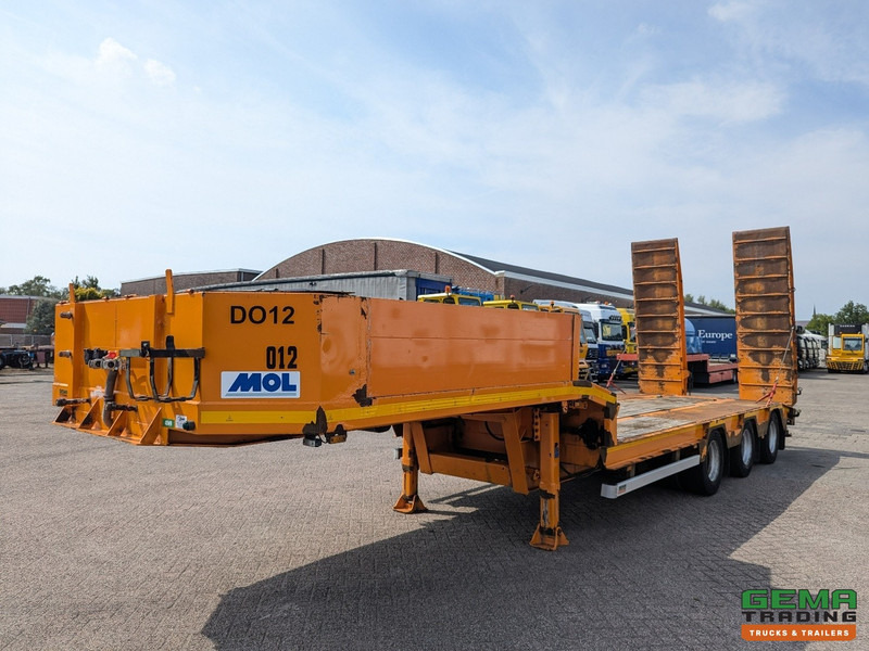 MOL D712/30Tri/45/56/1 3-Assen Gigant - Semi-Dieplader - Hydr. Rampen - NaloopAs - 09/2025 APK - Low loader semi-trailer: picture 1 MOL D712/30Tri/45/56/1 3-Assen Gigant - Semi-Dieplader - Hydr. Rampen - NaloopAs - 09/2025 APK - Low loader semi-trailer: picture 1
