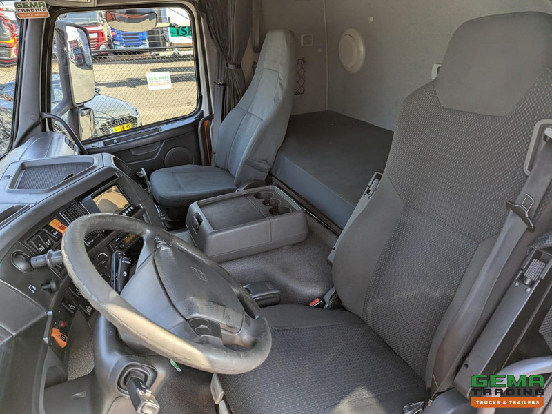 Volvo FM410 6x2/4 Globetrotter Euro5 - ADR - PTO - Hydrauliek - Alcoa's - Camera - Tractor unit: picture 5 Volvo FM410 6x2/4 Globetrotter Euro5 - ADR - PTO - Hydrauliek - Alcoa's - Camera - Tractor unit: picture 5