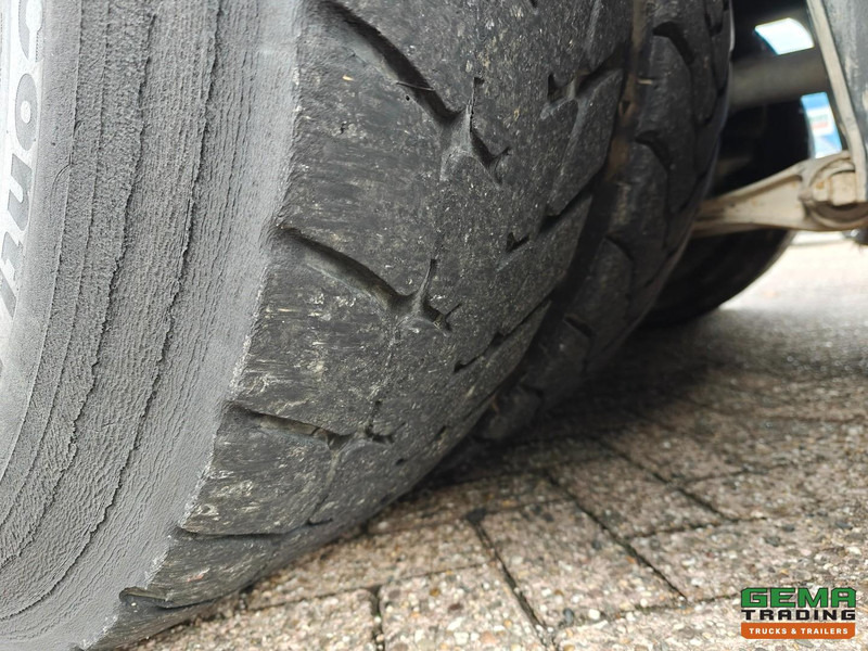 Dropside/ Flatbed truck, Crane truck Volvo FMX 410 8x4/4 Dagcab Euro5 - Open Laadbak 6.8m + Hiab 244 E-6 Hipro - 258.000km - Naafreductie - 05/2026 APK: picture 20 Dropside/ Flatbed truck, Crane truck Volvo FMX 410 8x4/4 Dagcab Euro5 - Open Laadbak 6.8m + Hiab 244 E-6 Hipro - 258.000km - Naafreductie - 05/2026 APK: picture 20