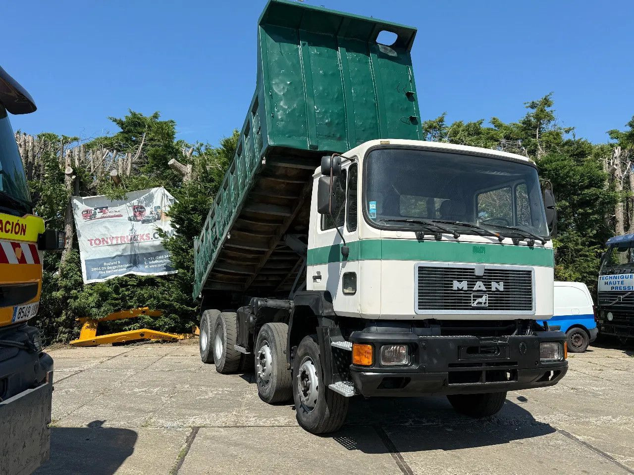 MAN 35.372 8X4 Tipper Spring/Spring ZF Manual Gear E - Tipper: picture 1 MAN 35.372 8X4 Tipper Spring/Spring ZF Manual Gear E - Tipper: picture 1