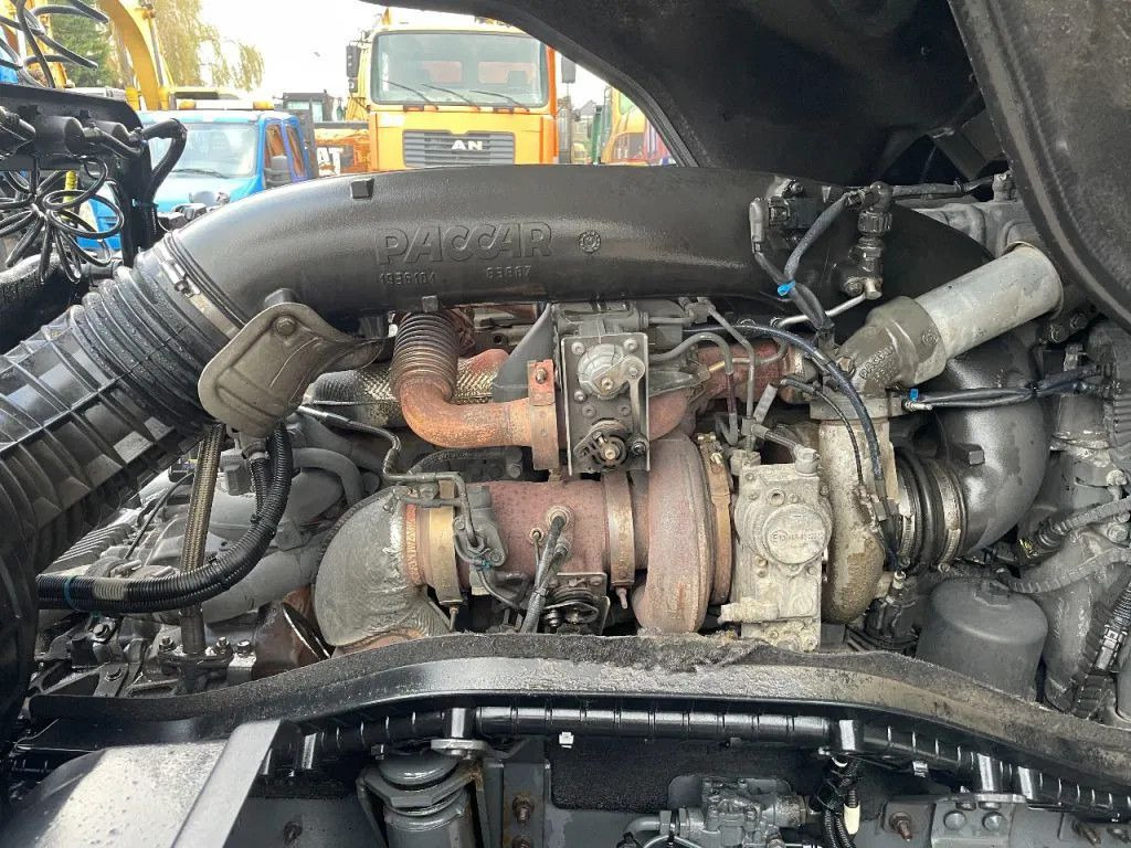 Tractor unit DAF XF 460 4X2 Tractor-unit Spring/Air Retarder DAF XF 106.460 4X2 Tractor-unit Spring/Air Retarder: picture 14