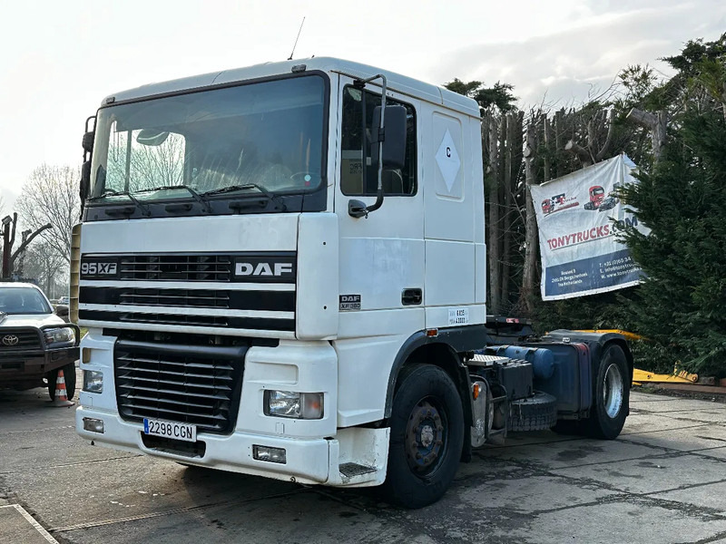 DAF XF 95.380 4X2 Tractor-unit Spring/Air ZF Manual Euro2 PTO - Tractor unit: picture 2 DAF XF 95.380 4X2 Tractor-unit Spring/Air ZF Manual Euro2 PTO - Tractor unit: picture 2