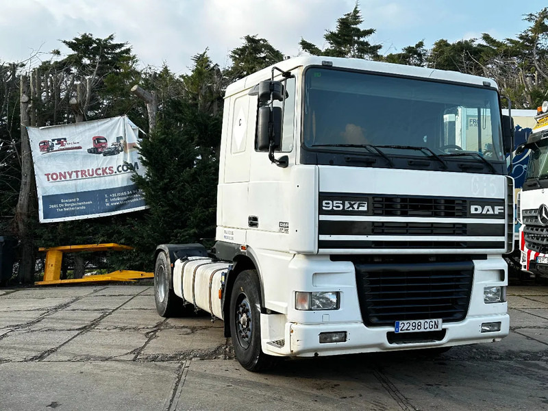 DAF XF 95.380 4X2 Tractor-unit Spring/Air ZF Manual Euro2 PTO - Tractor unit: picture 1 DAF XF 95.380 4X2 Tractor-unit Spring/Air ZF Manual Euro2 PTO - Tractor unit: picture 1