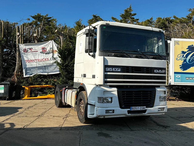 DAF XF 95.380 4X2 Tractor-unit Spring/Air ZF Manual Euro2 PTO - Tractor unit: picture 1 DAF XF 95.380 4X2 Tractor-unit Spring/Air ZF Manual Euro2 PTO - Tractor unit: picture 1