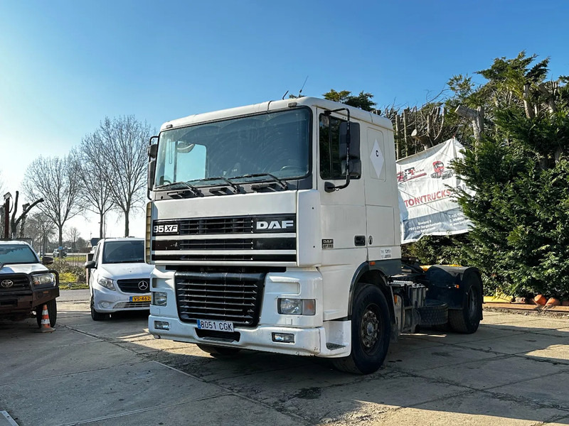 DAF XF 95.380 4X2 Tractor-unit Spring/Air ZF Manual Euro2 PTO - Tractor unit: picture 2 DAF XF 95.380 4X2 Tractor-unit Spring/Air ZF Manual Euro2 PTO - Tractor unit: picture 2