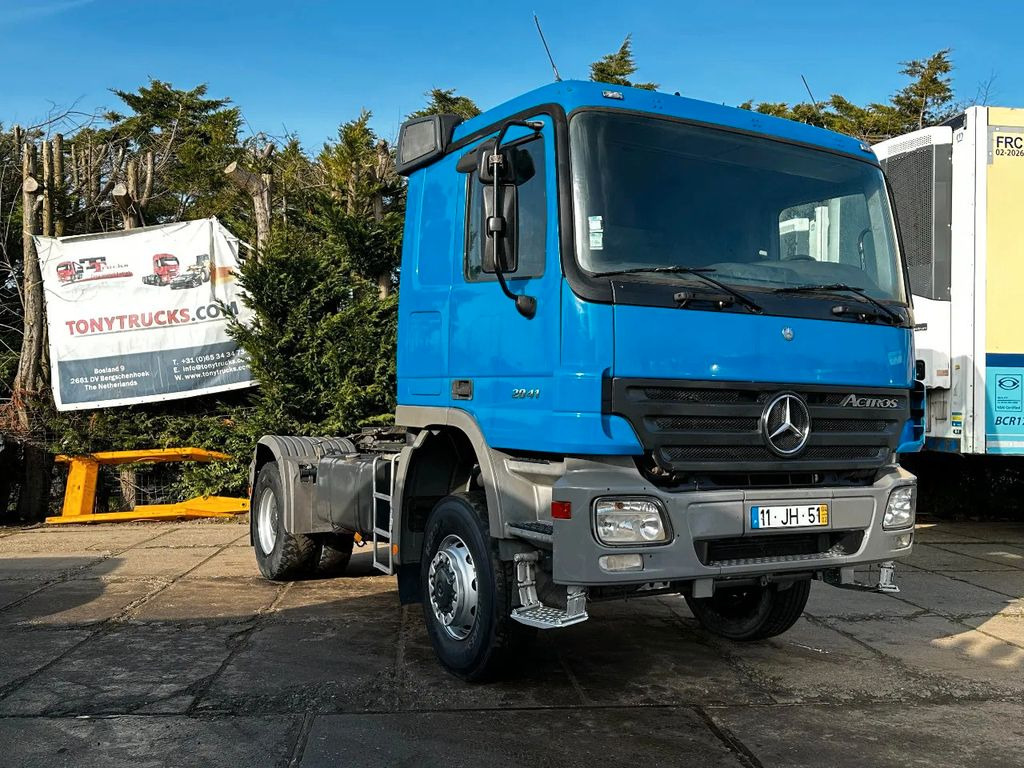 Mercedes-Benz Actros 2041 4X4 Tractor-Unit Spring/Spring Manua - Tractor unit: picture 1 Mercedes-Benz Actros 2041 4X4 Tractor-Unit Spring/Spring Manua - Tractor unit: picture 1