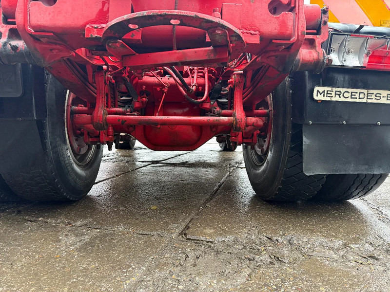 Mercedes-Benz SK 1935 V8 4X2 Tractor-unit Spring/Spring Eps 3 Pedal PTO - Tractor unit: picture 5 Mercedes-Benz SK 1935 V8 4X2 Tractor-unit Spring/Spring Eps 3 Pedal PTO - Tractor unit: picture 5