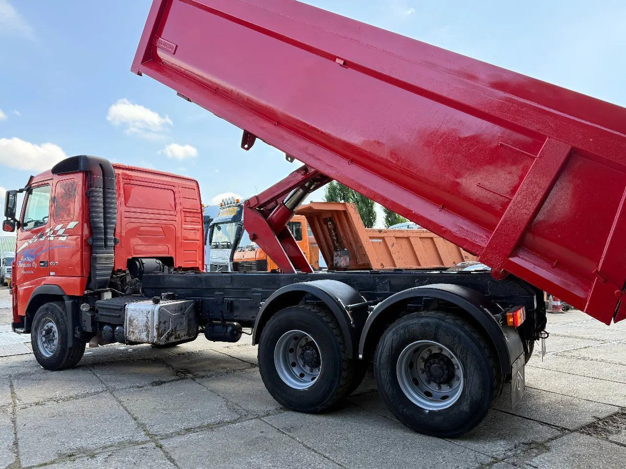 Volvo FH 16.600 6X4 Tipper Spring/Spring Euro5 - Tipper: picture 3 Volvo FH 16.600 6X4 Tipper Spring/Spring Euro5 - Tipper: picture 3