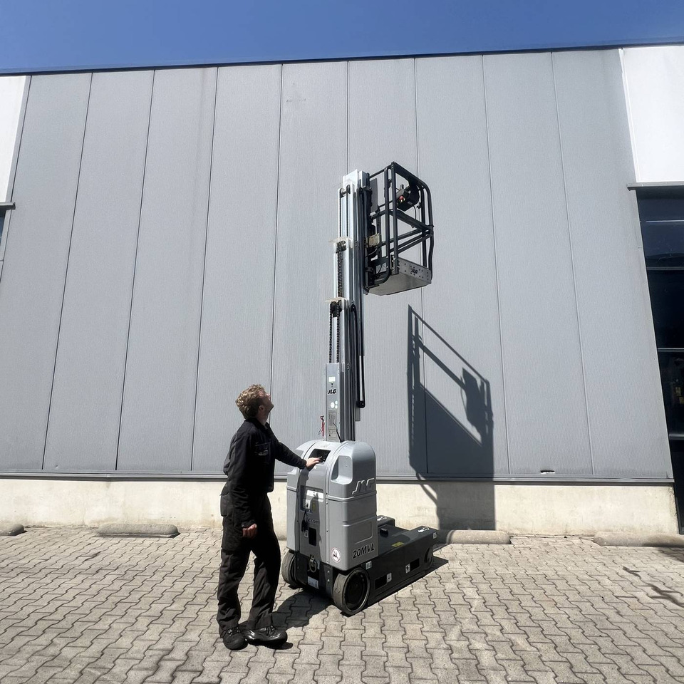 JLG 20MVL - Vertical mast lift: picture 3 JLG 20MVL - Vertical mast lift: picture 3